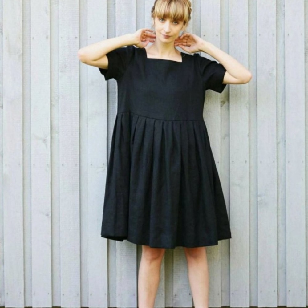 OffOn black oversized medium weight linen dress, square neck, pleated, medium